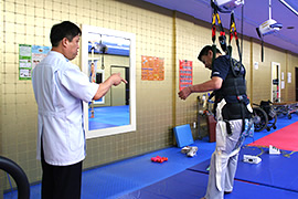 脊髄損傷完全マヒ　空中トレーニング